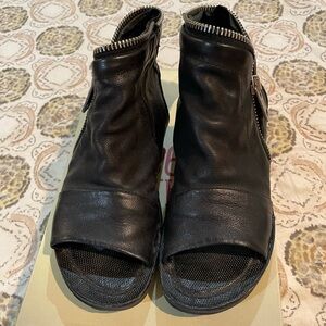 Women’s AS98 Size 40, High Zip Sandal